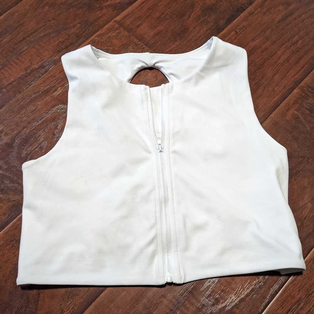 White zip crop